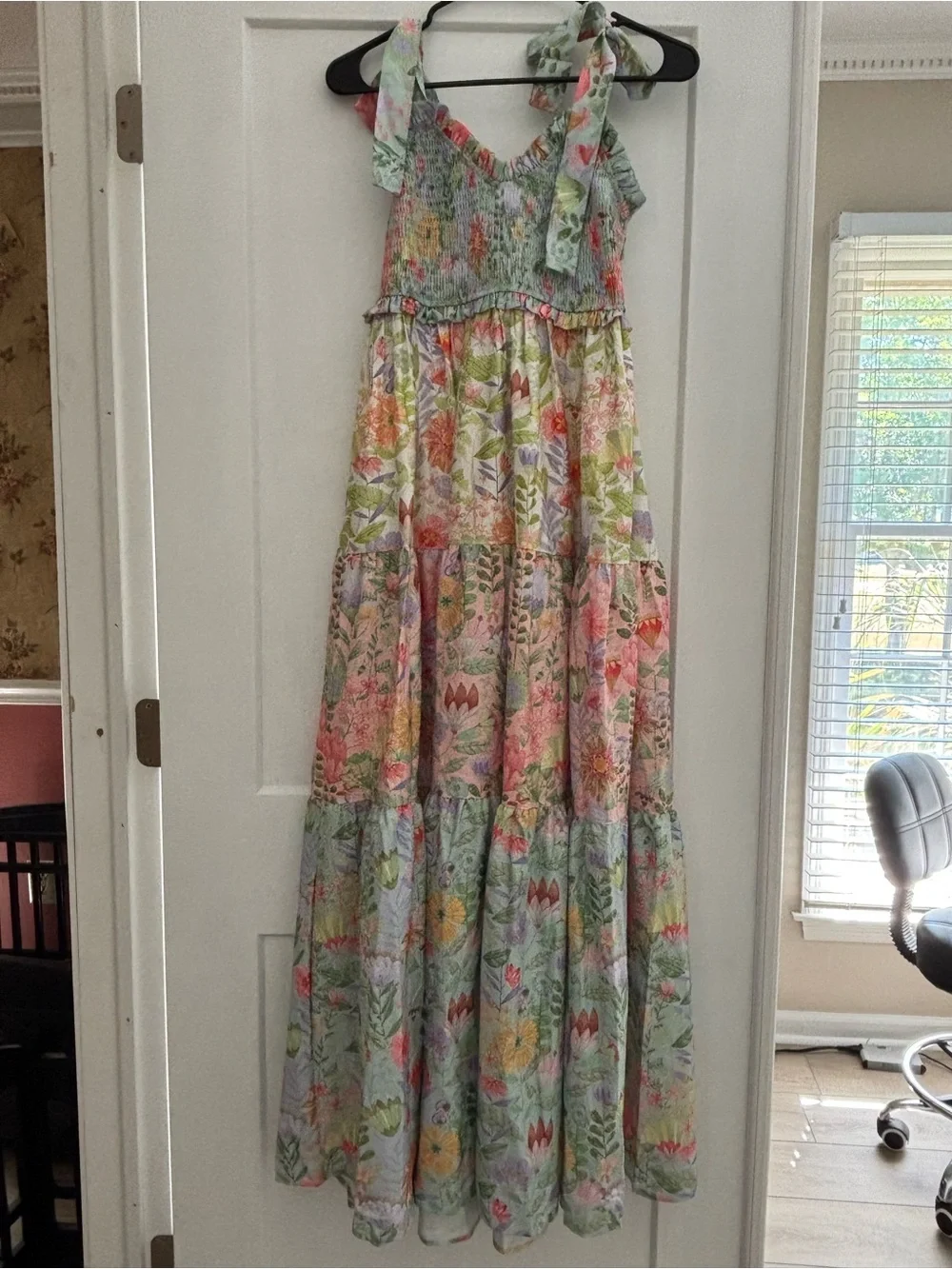 Medium Spring/Summer Dress - Picture 4 of 6